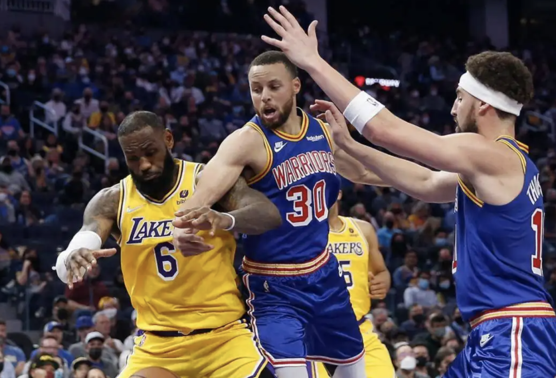 哈兰德重返赛场,夺冠首场状态出色,湖人观众沸腾!上演精彩一战 哈兰德重返赛场,夺冠首场状态出色,湖人观众沸腾!上演精彩一战