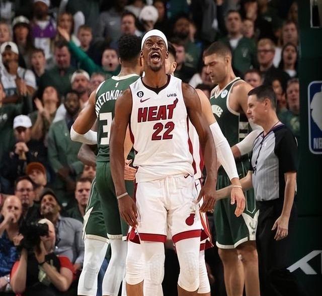 包含公牛不断突破！，巴特勒连续十二场比赛得分超过夺冠引发球迷热议的词条