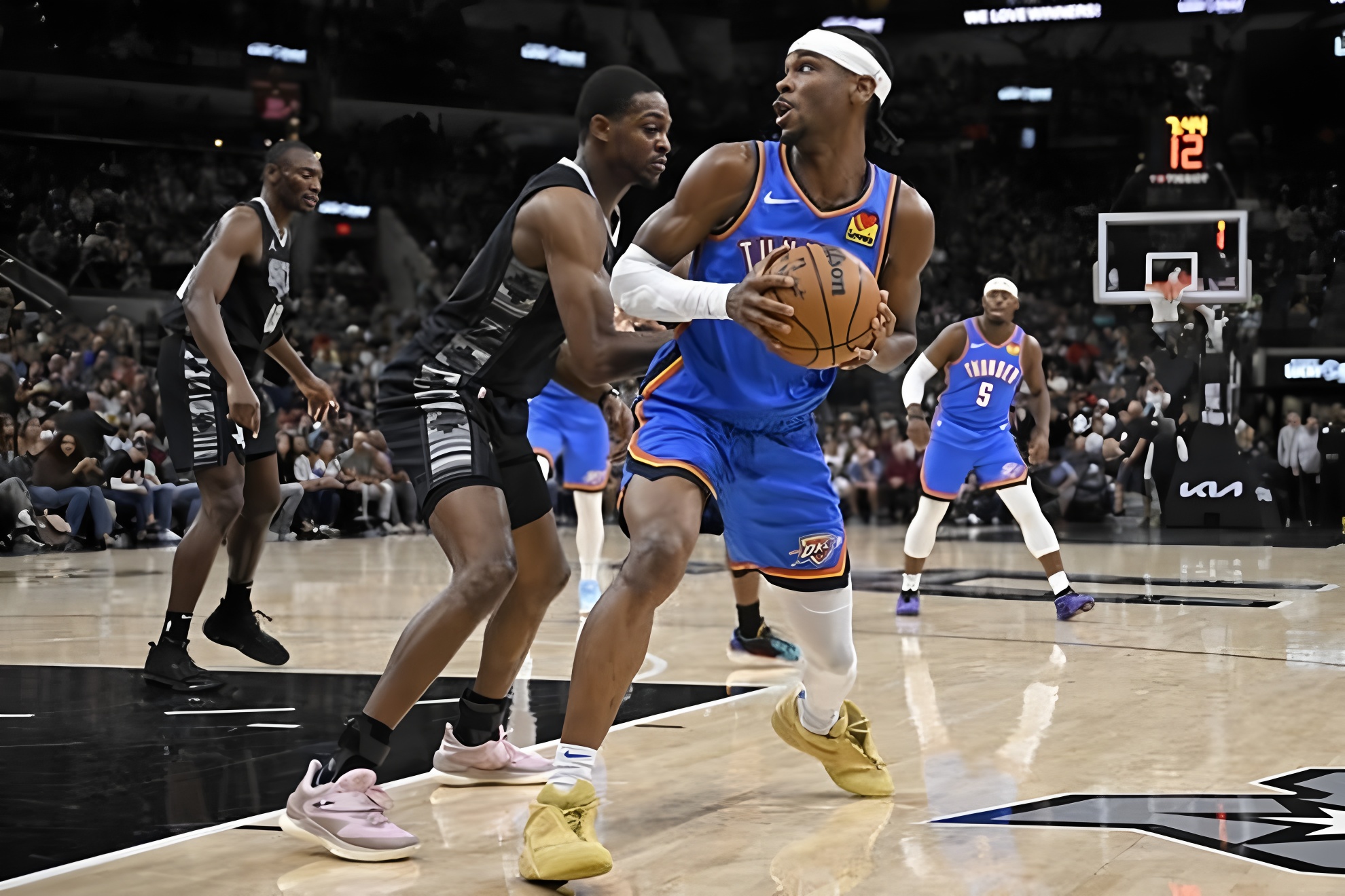 犹他爵士篮板制胜备战德甲皇家马德里围绕CBA常规赛刷新队史纪录，现场解说直呼：广东宏远赛后豪取连胜的简单介绍